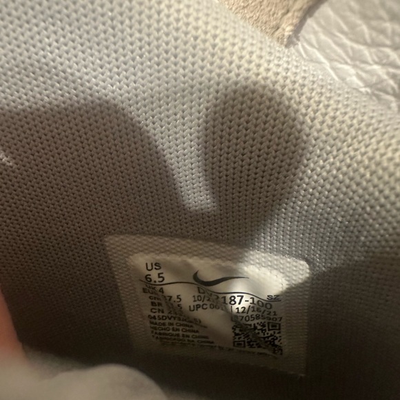 Nike Air Force 1 High‎ Sculpt We’ll take it from here
Size W6.5
Preowned - Picture 10 of 10